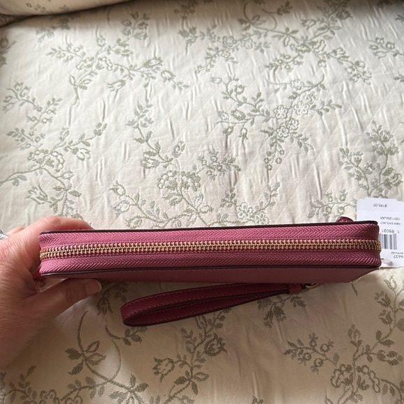 Coach NWT Dusty Pink Wristlet Wallet - Picture 6 of 16